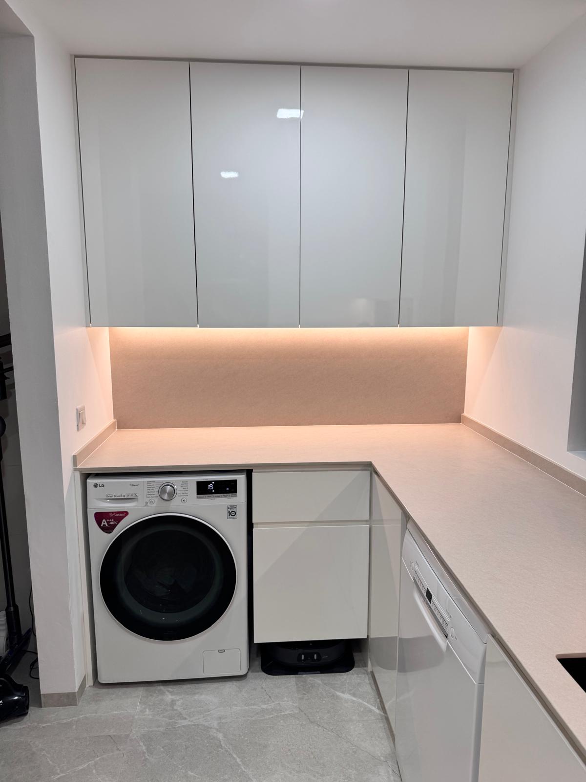 Fernvale Close
